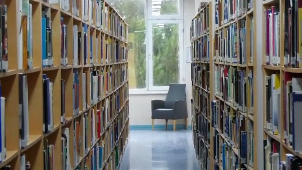 Bursa Uludağ Üniversitesi Kütüphanesi'nde neler bulunuyor?