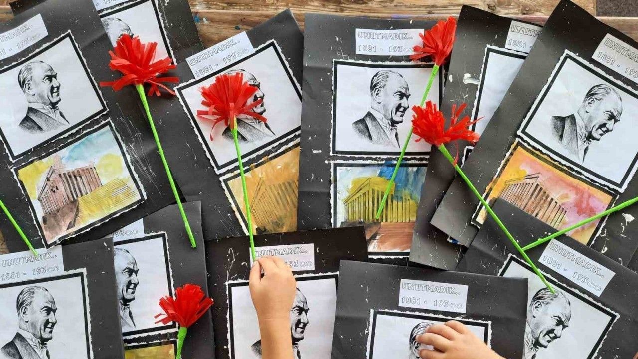 Çocuklar Atatürk’ü şiirler ve şarkılarla andı
