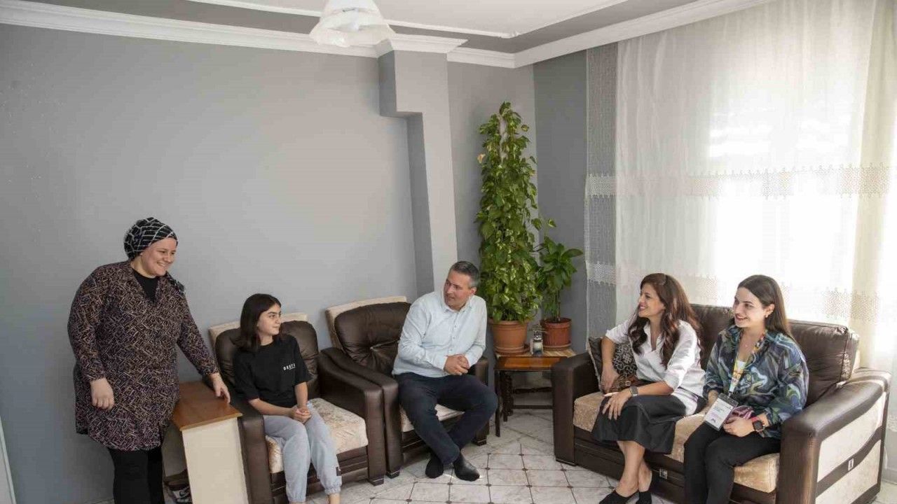Mersin Büyükşehir Belediyesinin öğretmenleri, veli ziyaretlerine başladı