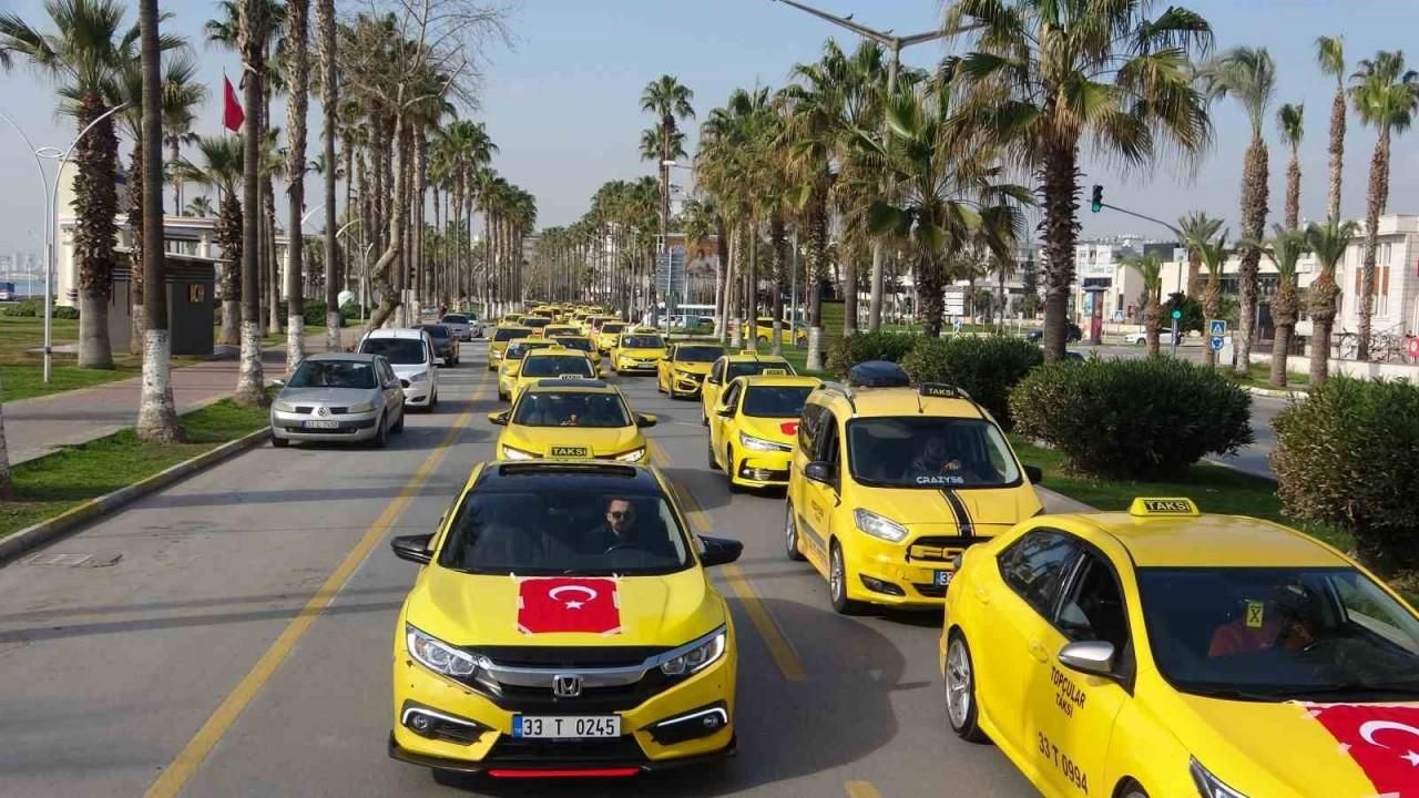 İzmir’de cinayete kurban taksici, Mersin’de 450 taksicinin düzenlediği konvoyla anıldı