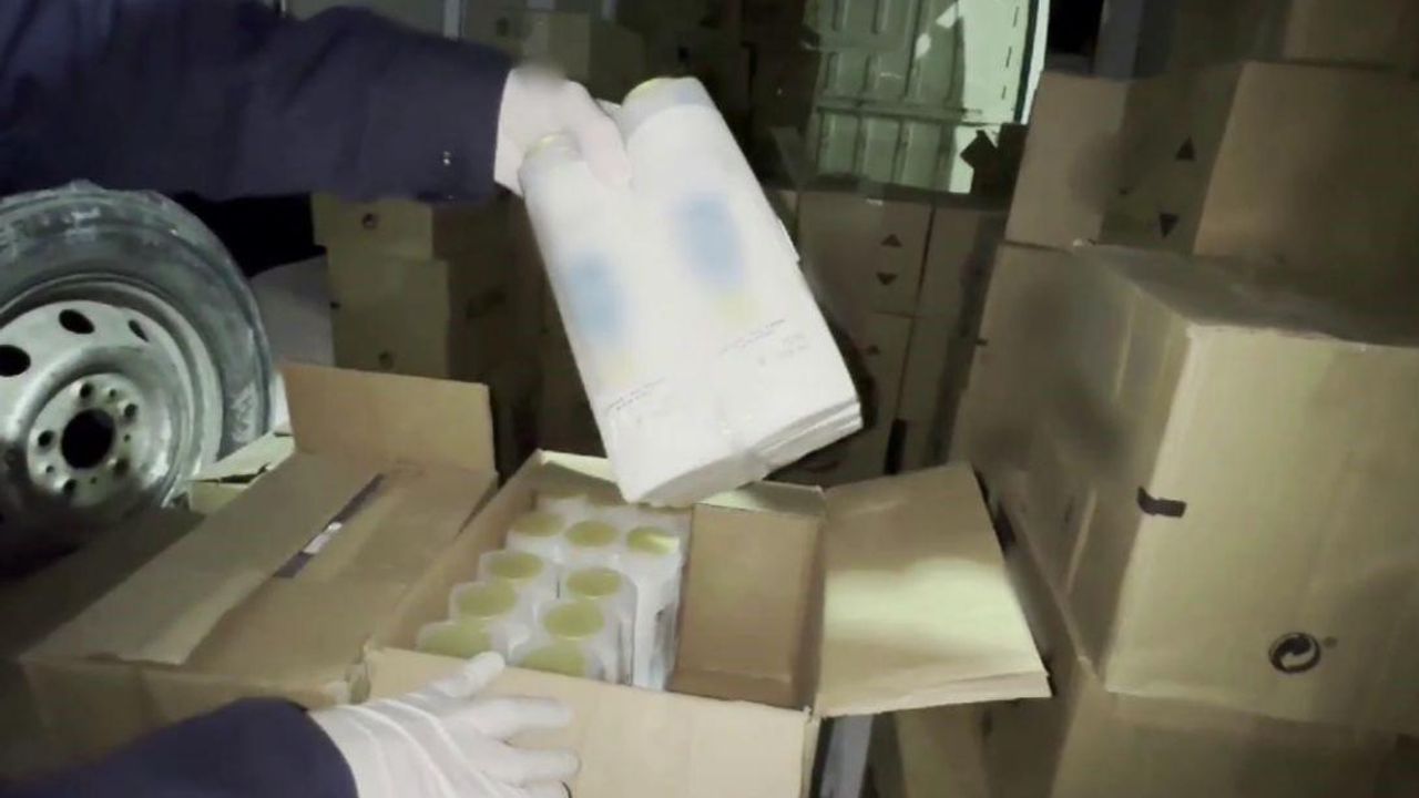 Mersin’de 13 milyonluk sahte deterjan operasyonu: 3 gözaltı