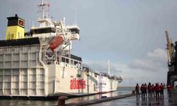 Yeni ’İyilik Gemisi’ Mersin’den Gazze’ye uğurlandı