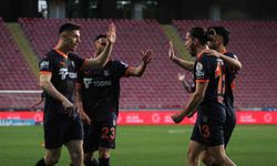 Trendyol Süper Lig: Atakaş Hatayspor: 1 - Başakşehir: 2 (İlk yarı)