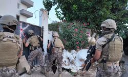 Mersin’de fuhuş operasyonu: 22 şüpheli gözaltına alındı