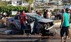 Mersin’de iki ayrı kaza: Birinde otomobil savruldu, diğerinde sıkışan sürücü kurtarıldı