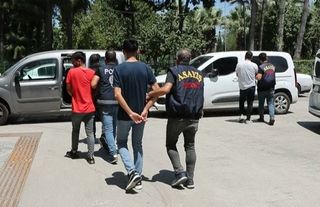 Mersin'de 3 Aracı Kundaklayan Şahıslar Yakalandı