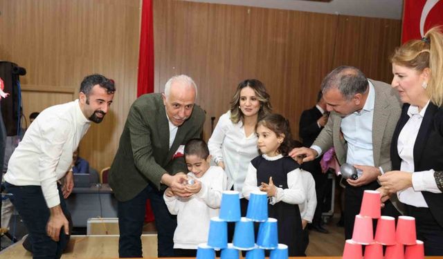 Özel gereksinimli çocukların gösterisi büyük beğeni topladı