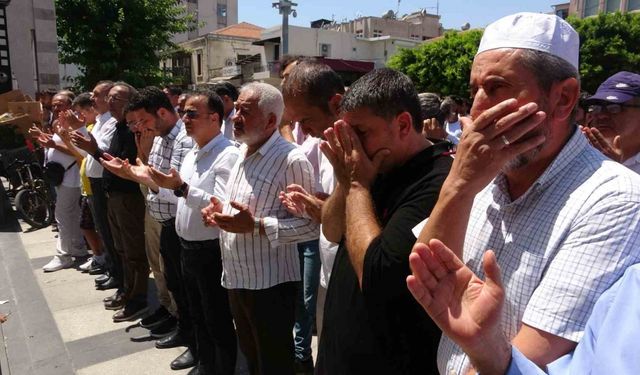 Mersin’de İsmail Haniye için gıyabi cenaze namazı kılındı