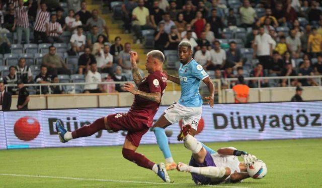 Trendyol Süper Lig: Hatayspor: 1 - Trobzonspor: 0 (İlk yarı)