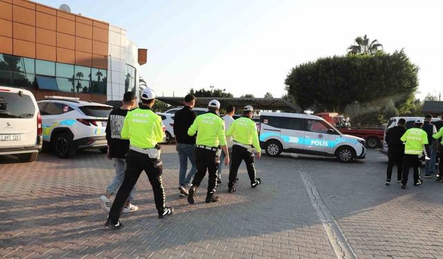 Otobanda düğün eğlencesi kötü bitti: 26 bin TL ceza kesildi, 3 araç trafikten men edildi