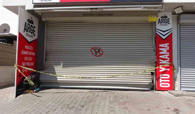 Mersin’de 3 genç, oto yıkama dükkanında ölü bulundu