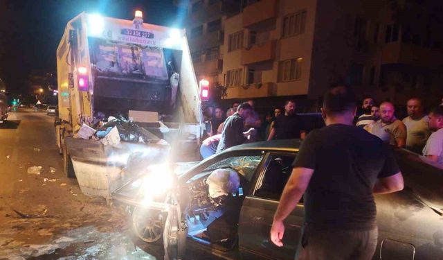 Mersin’de alkollü sürücünün çöp aracına çarptığı kazada 1 temizlik personeli öldü 4’ü yaralandı
