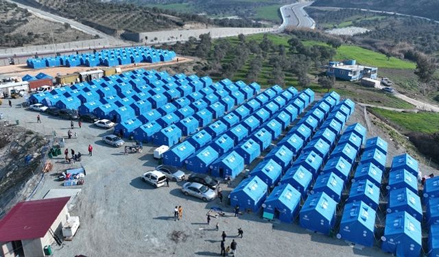 Mersin Büyükşehir Belediyesi, Hatay’da 1500 Kişilik Bir Çadırkent Kurdu.