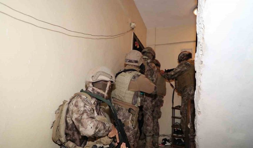 Mersin’de ’torbacı’ operasyonu: 8 gözaltı