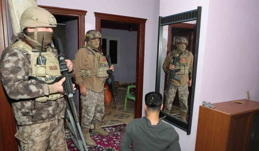 Mersin’de PKK destekçilerine operasyon: 4 gözaltı
