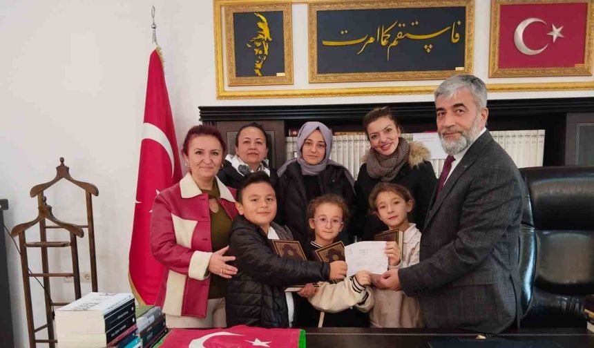Minik öğrencilerden ’Filistin’ için örnek davranış
