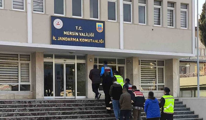 Mersin merkezli operasyonda göçmen kaçakçılığı organizatörü 5 şüpheli yakalandı