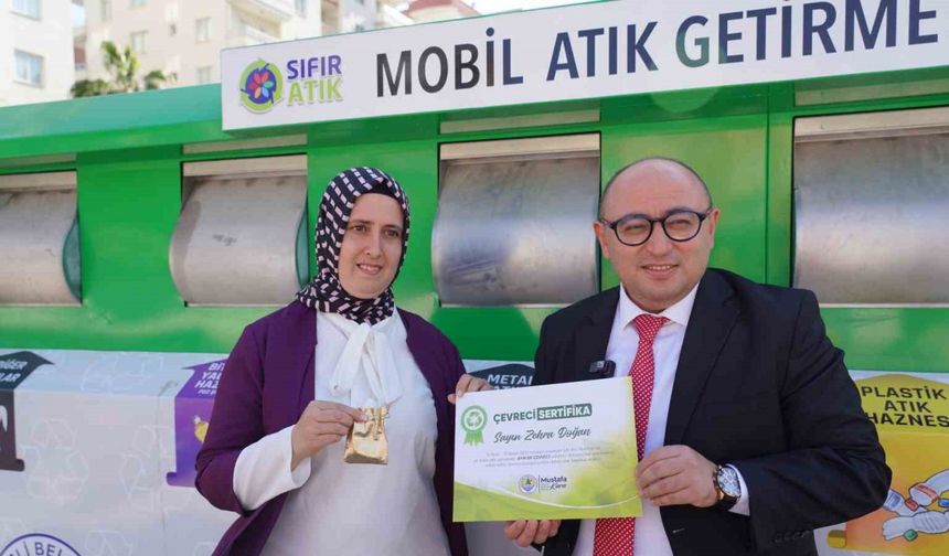 Atıklarla puan topladı, altın kazandı