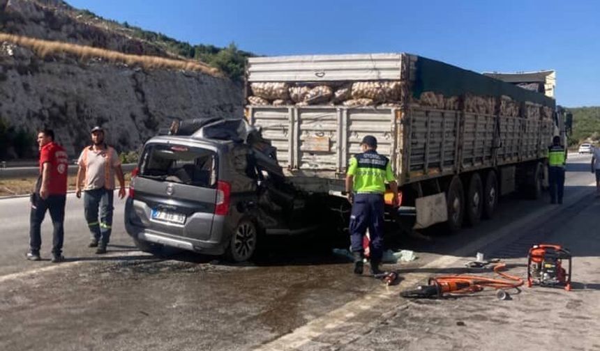 Mersin’de feci kaza: 5 ölü, 1 ağır yaralı