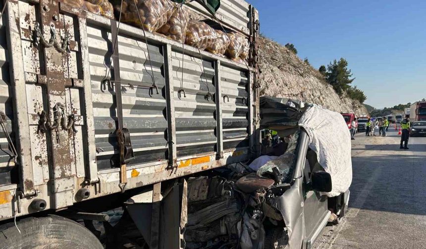 Mersin’deki feci kazada ölen 5 kişinin kimlikleri belirlendi