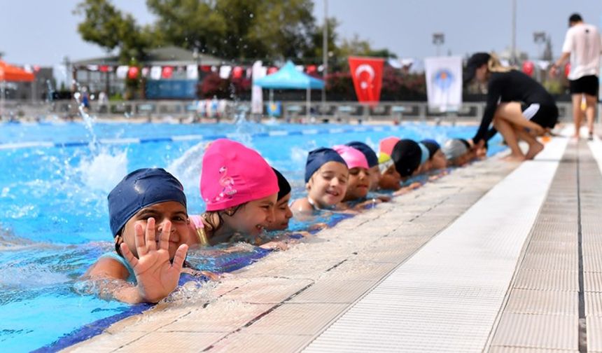 Mersin Büyükşehir’in Yüzme Kursu Kayıtları Başladı