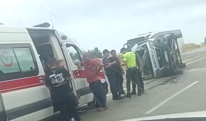 Mersin'de Minibüsün Devrilmesi Sonucu 7 Kişi Yaralandı